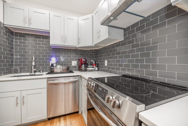 Building Photo - 286 Ferry St Unit 286