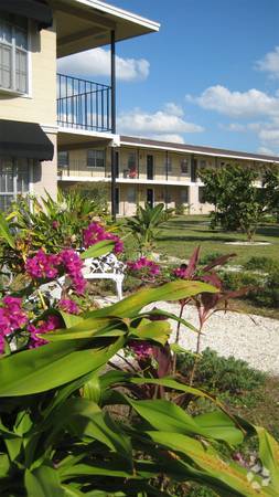 Beautiful Courtyard Views - Inertia Rental