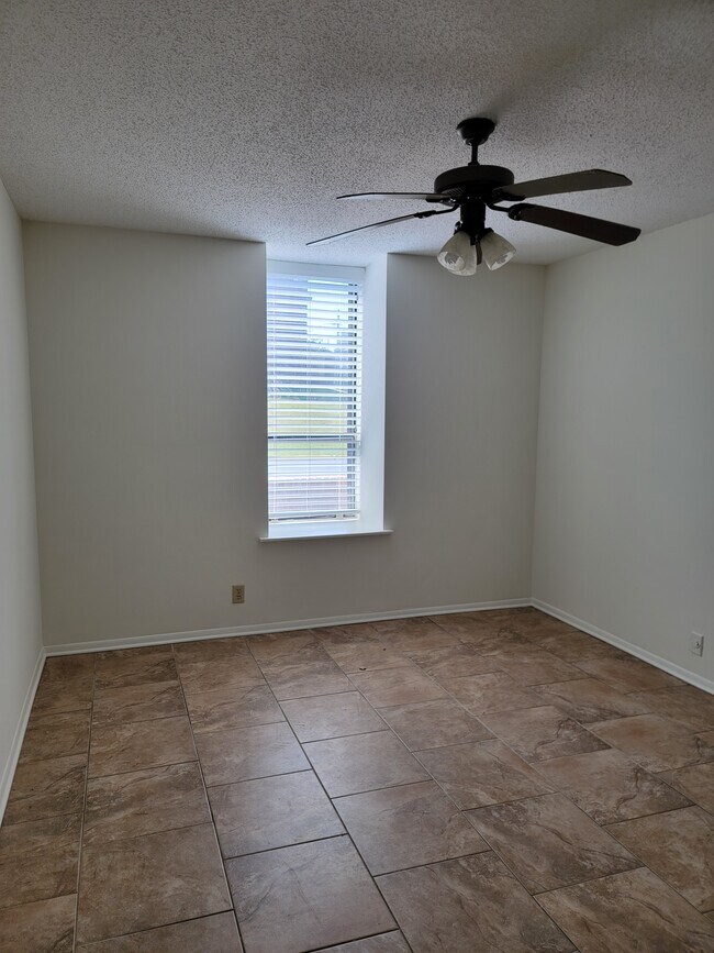 1860 Poplar Woods Cir E Condo Unit 1 Condo for Rent in Germantown