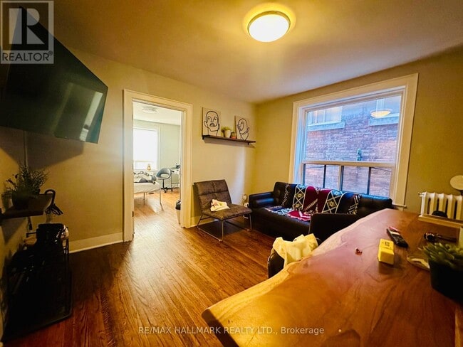Photo - 597 St Clair Ave W Unit 3