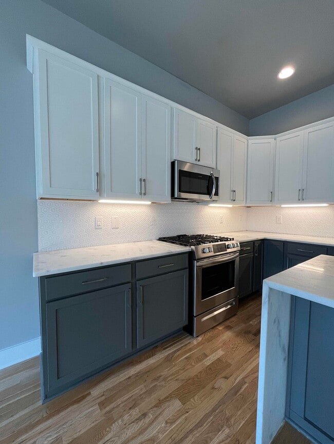 Photo - Charming 4 bed and 4 bathroom house!