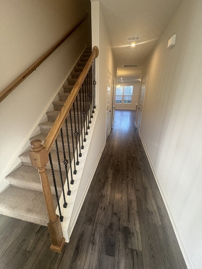 Photo - 106 Brighton Ln