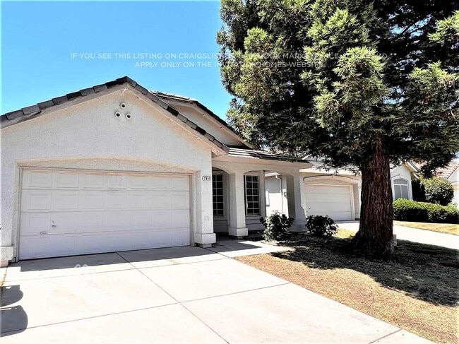1949 Lindsay Dr