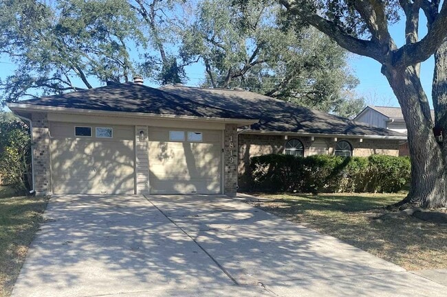 Building Photo - 1819 Pilgrims Point Dr