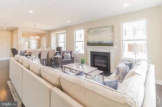 Photo - 275 Hillstone Cir