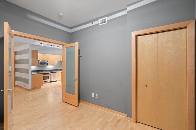 Photo - 401 N 2nd St