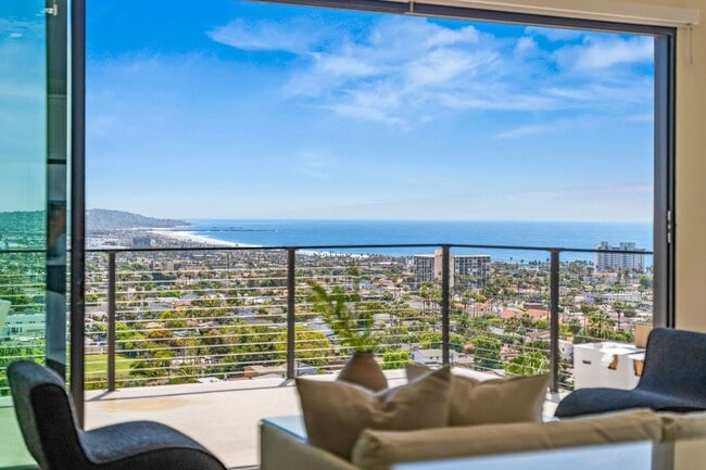 Building Photo - 1251-1253 Van Nuys St Unit 1251 Van Nuys Street