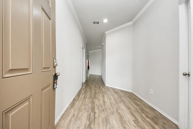 Photo - 7822 London Tower Ln