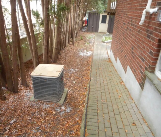 Photo - 107 Emma St Unit B