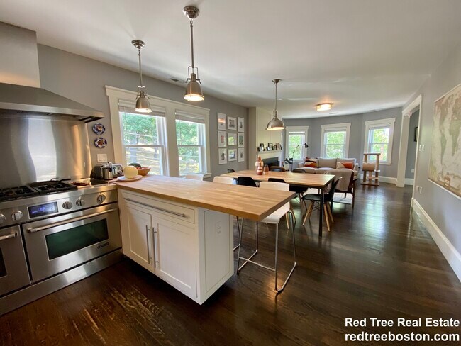 Photo - 55 Eliot Cres Unit 2