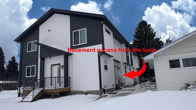 Building Photo - 10698-10661 61 St NW Unit Low