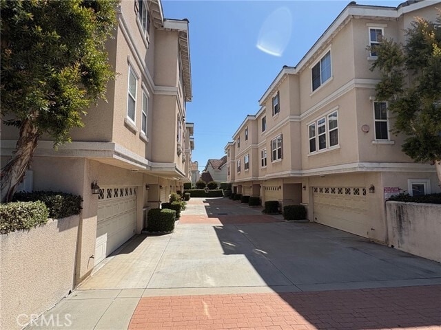 Building Photo - 1516 S Baldwin Ave