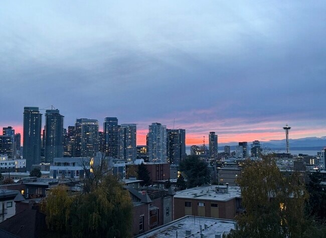 Photo - 505 Belmont Ave E Unidad #501