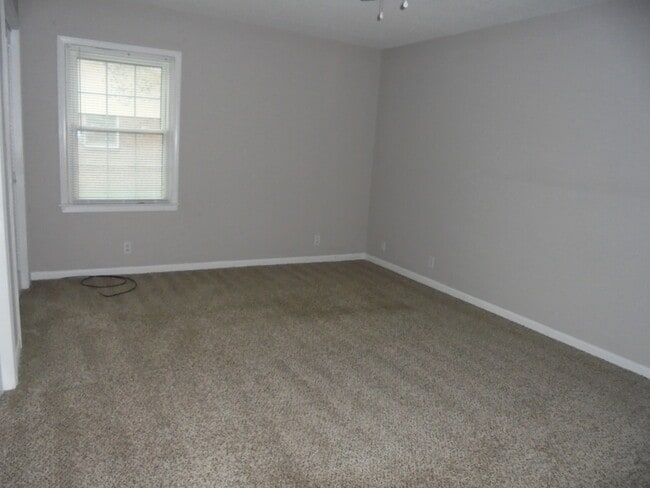 Photo - 402 Melbourne Dr