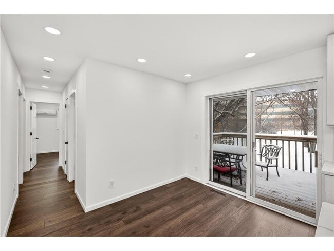 Photo - 110920 Oak Knoll Terrace S