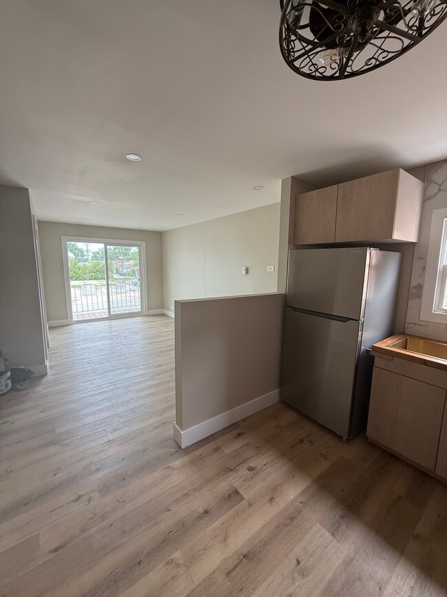 1506 W 127th St