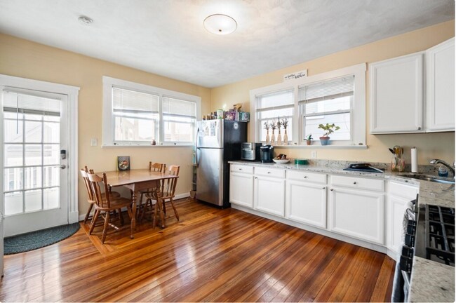 Photo - 17 Dow St Unit #2