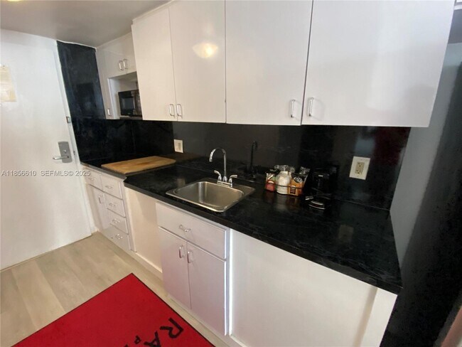 Photo - 19201 Collins Ave Unit 522