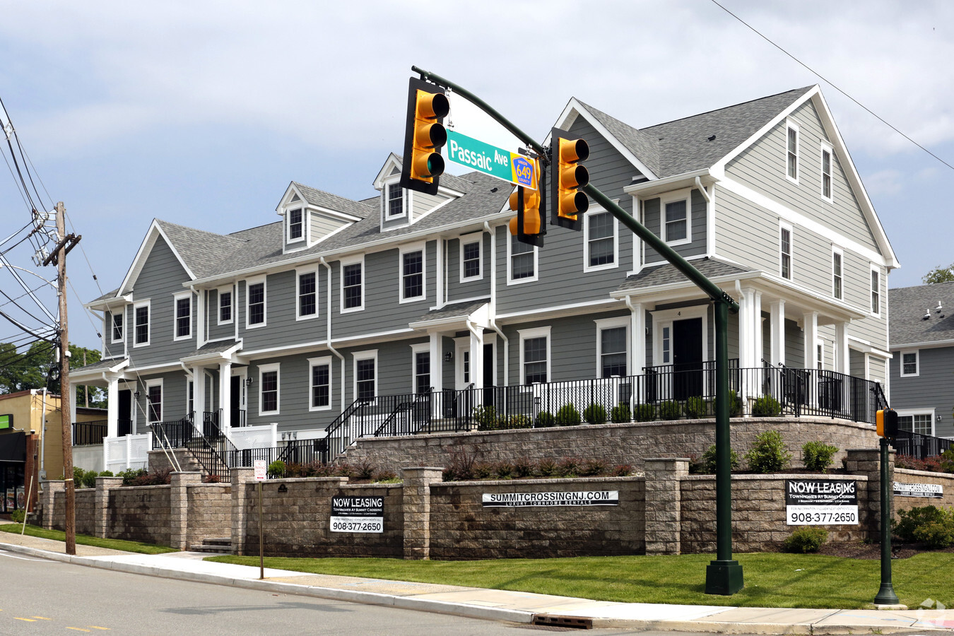 Springfield Avenue Frontage - Townhomes at Summit Crossing