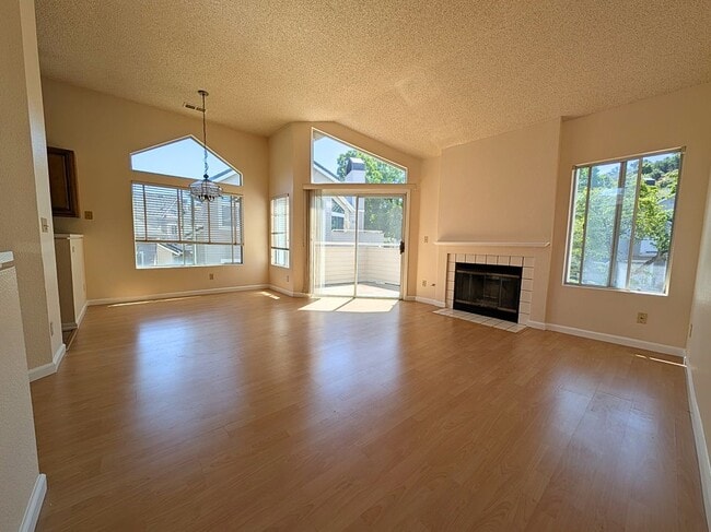 Building Photo - 347 Lagoon Cir Rental