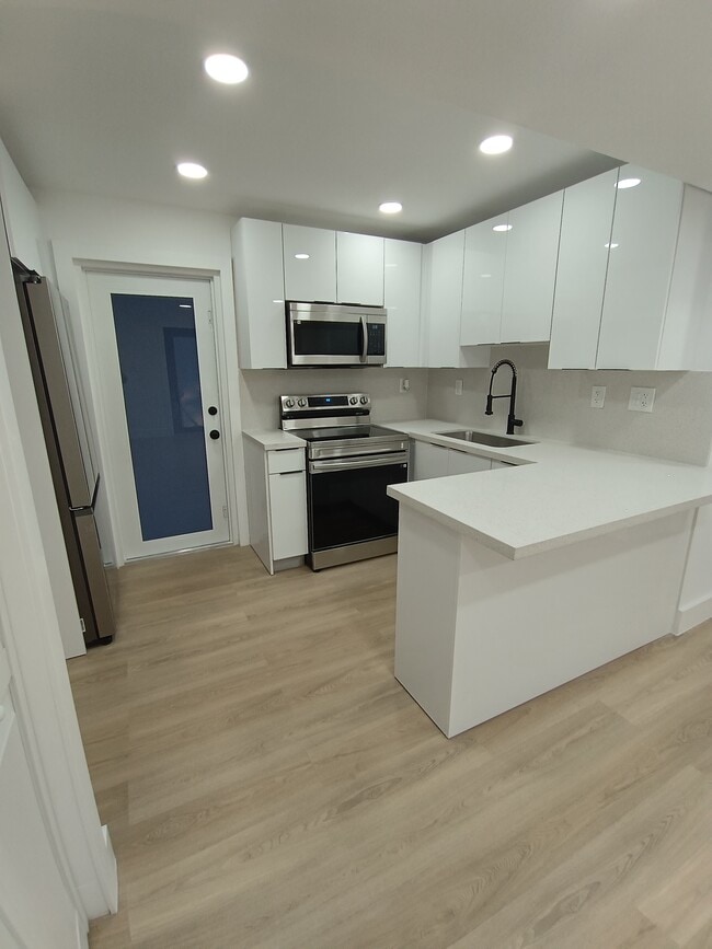 Photo - 15459 Hayes Ln