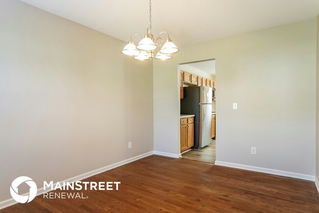 Photo - 453 Mayview Dr