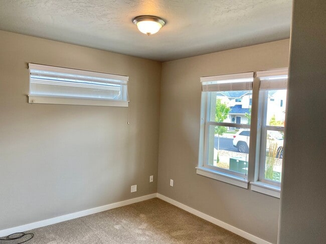 Photo - 61357 SE Matthew St