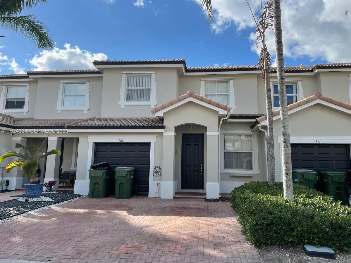 Photo - 968 NE 42nd Ave