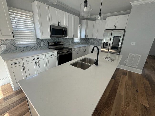 Room in House on Booker Ave