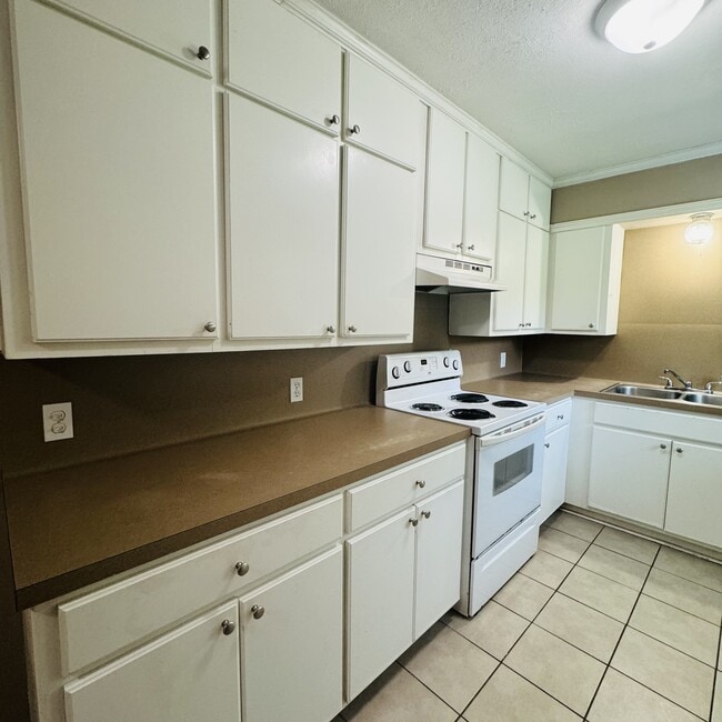 Photo - 2275 Beverly St