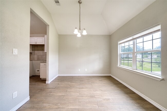 Photo - 319 Dreamland Ave