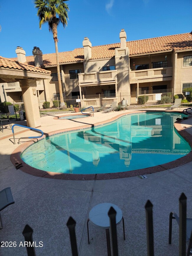 Building Photo - 930 N Mesa Dr Unit 2018