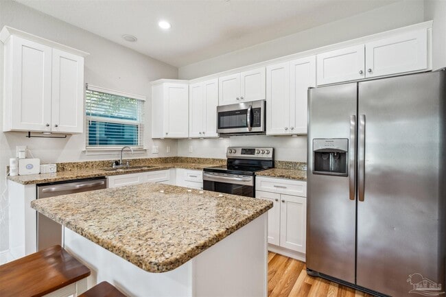 Photo - 912 N 8th Ave