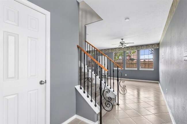 Photo - 9016 Elm Drake Ln