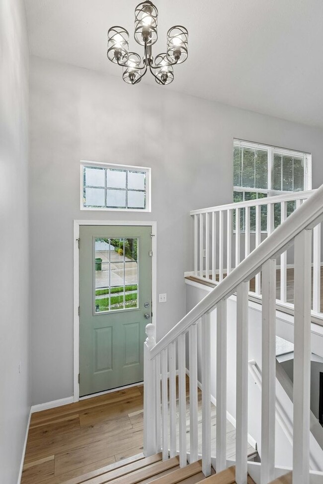 Photo - 3 Bedroom home with massive deck!