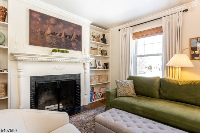 Photo - 348 Tichenor Ave