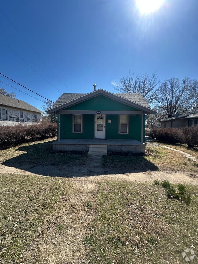 Building Photo - 208 NE 9th St Rental