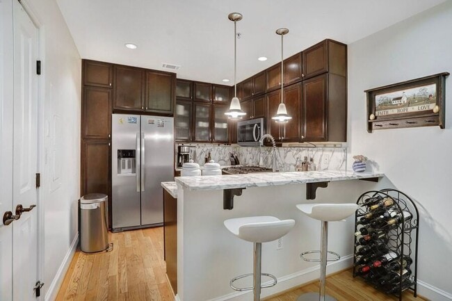 Photo - 1323 Clifton St NW