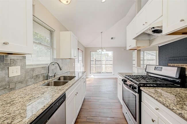 Building Photo - 16938 Enchanted Cir E
