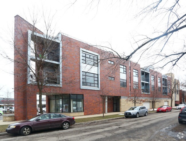 Photo - 3738-3740 N Lincoln Ave