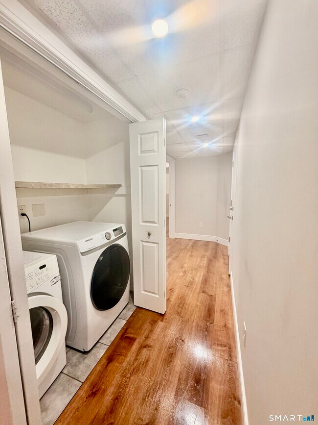 53 Moulthrop St