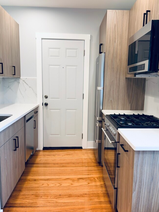 Photo - 5060 N Wolcott Ave Unit 3E