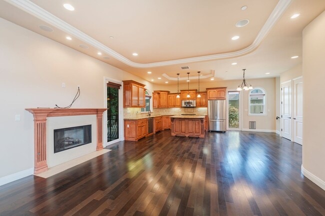 Photo - Luxury Detached Townhome in Redondo Beach