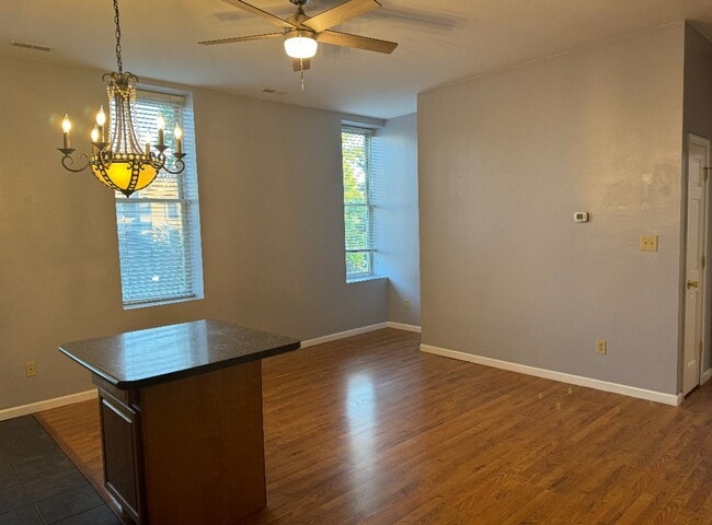Photo - 2 bedrooms center of Downtown!