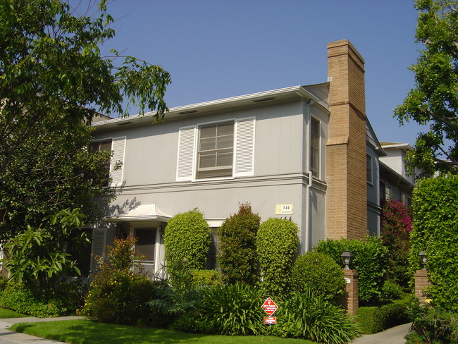 Street View of the building - 144 S Roxbury Dr Townhome