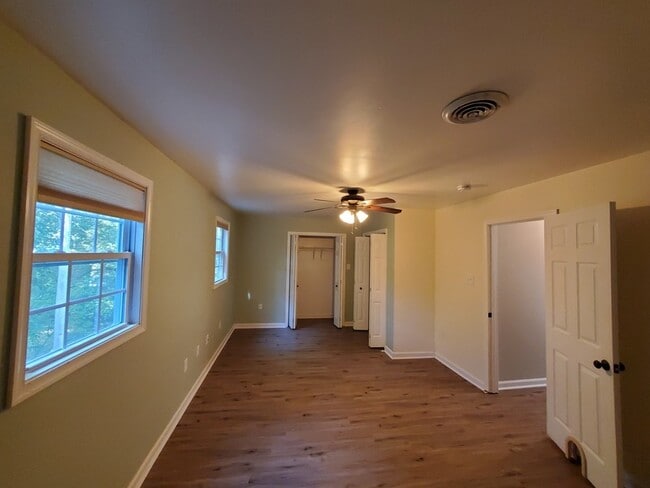 Building Photo - 1562 W Washington St Unit B