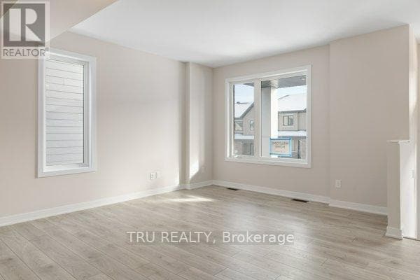 Photo - 201 Beebalm Cres
