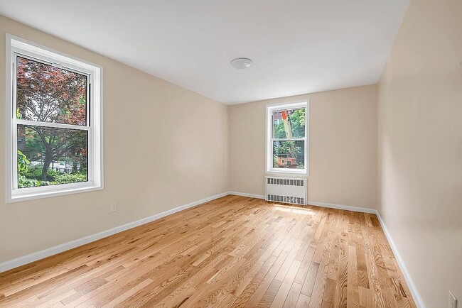 Photo - 1730 E 14th St