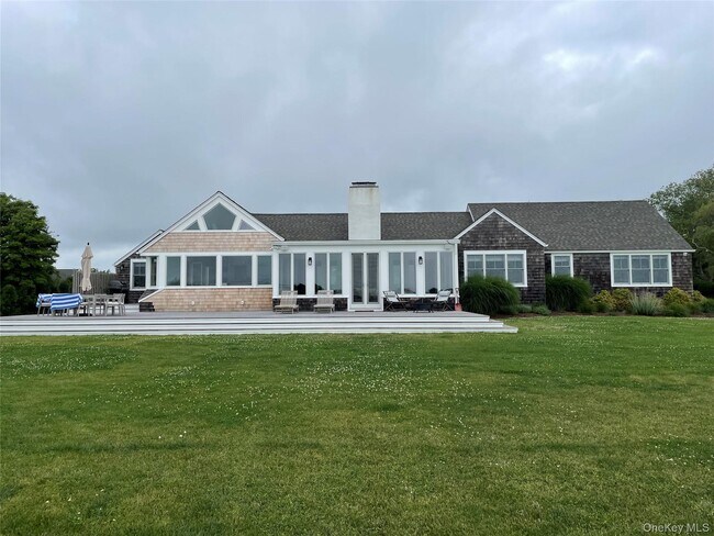 40 Tuthill Point Rd