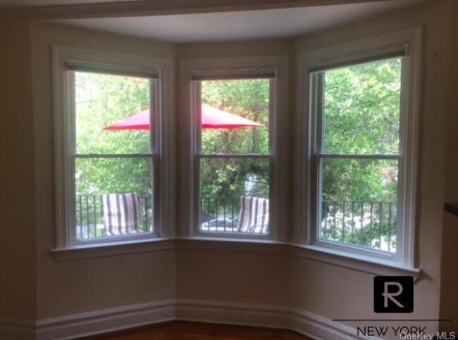 Photo - 216 Lakeview Pl